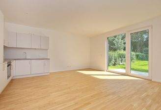 vom Wohnzimmer in den Garten