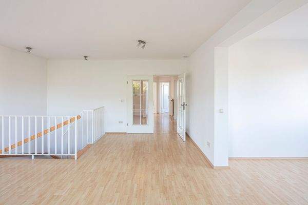 großzügiger Wohn-...