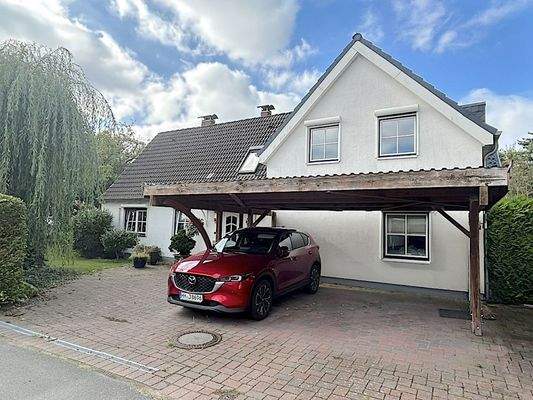 Vordere Hausansicht..