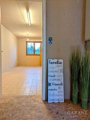 Flur mit Blick in die Küche