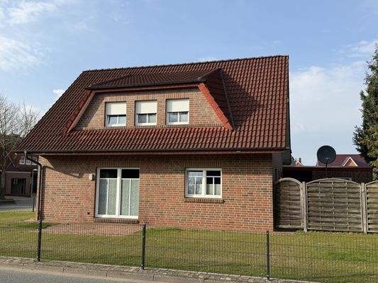 Seitenansicht mit Terrasse