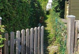 eigener Weg zum Garten