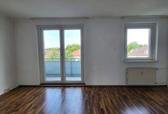 Helle Wohnung mit Balkon