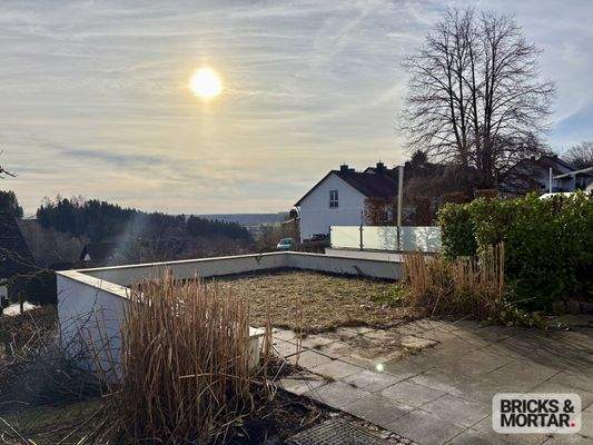 Terrasse über Garage