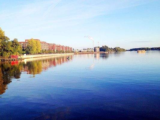  Bucht mit Gebäudeensemble