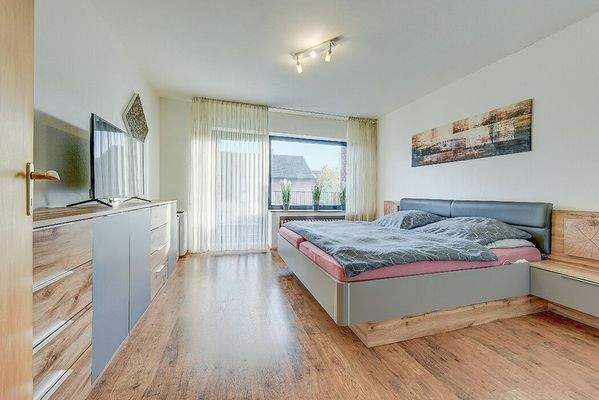 OG großes Schlafzimmer