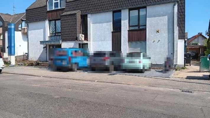 5 Parkplätze gehören dazu