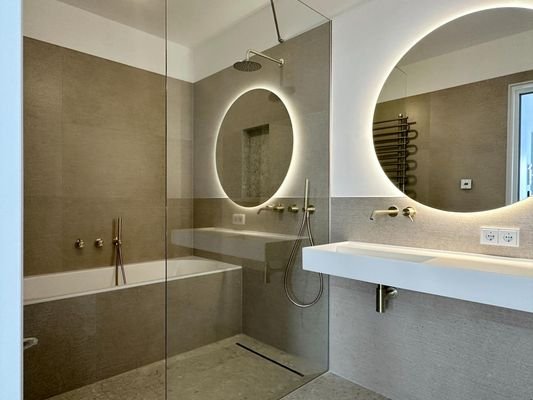 ZU KAUFEN 2-Zimmer-Luxus-Wohnung in Gmunden