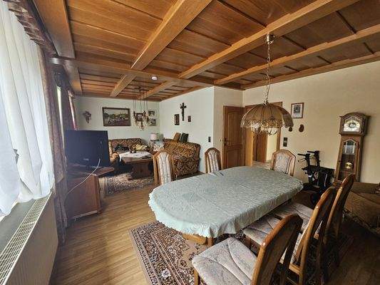 offener Wohn-Essbereich im EG