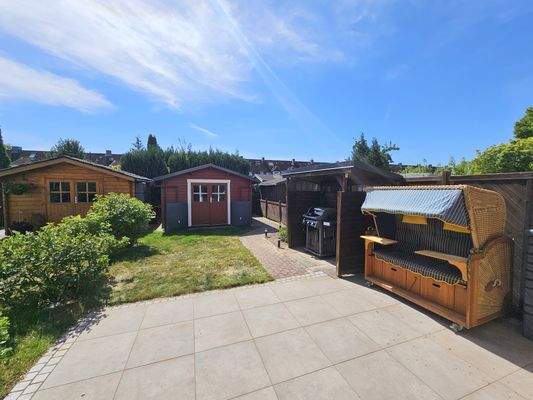 Terrasse und Garten in Südausrichtung.jpg