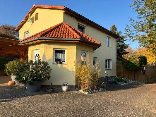 Außenansicht Wohnhaus, Büro