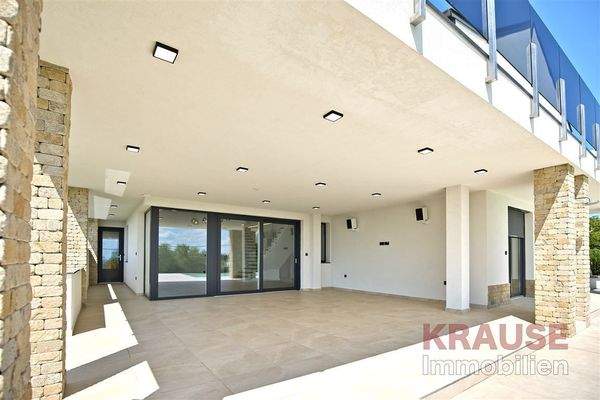 Überdachte Terrasse