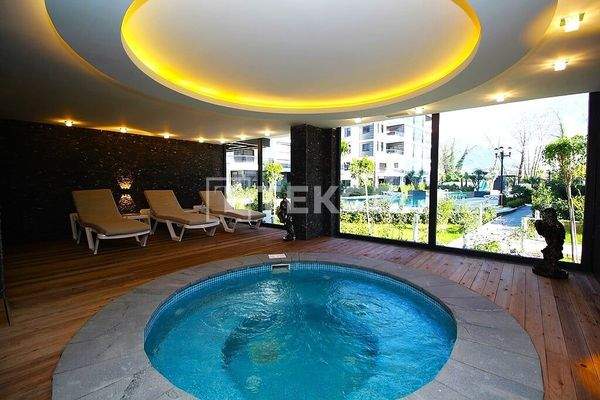 Chic Apartments in a Complex with Pool Close to Amenities in Alanya