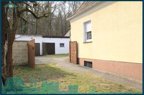 2008 Seitenansicht mit Blick zum Innenhof.jpg