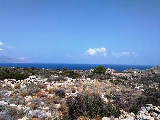 Offener Meerblick in griechischer Landschaft