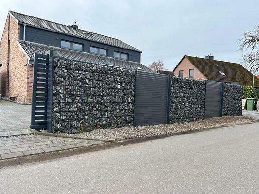 Vorderansicht des Hauses