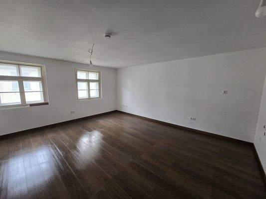 Sanierte Wohnung 2.OG