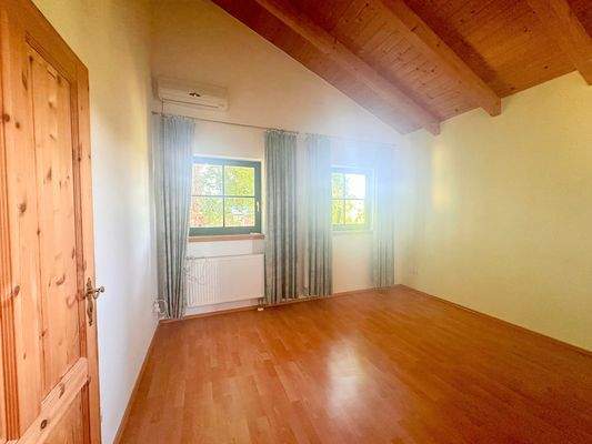 Schlafzimmer OG.jpeg