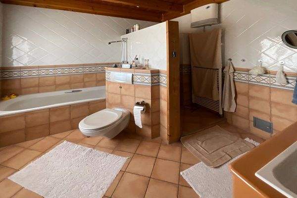 Dusch-/Wannenbad 1.OG