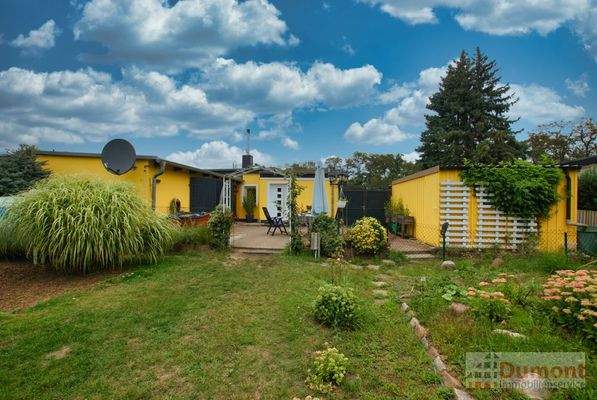 Garten und Hinteransicht