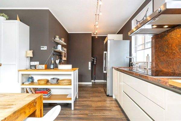 Blick in die moderne Küche 