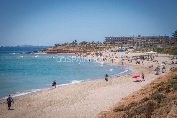 Stylish Flats with Pool and Parking in Pilar de la Horadada