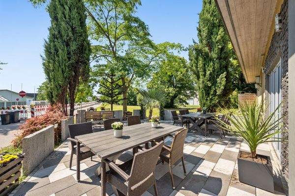 backbone_551651-A_025_WEB