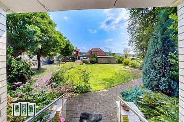 Blick in den Vorgarten