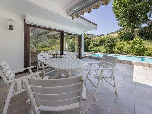 Südgrundstück mit Terrasse und Garten