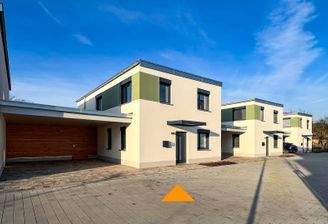 KH39 mit zwei Carportstellplätzen