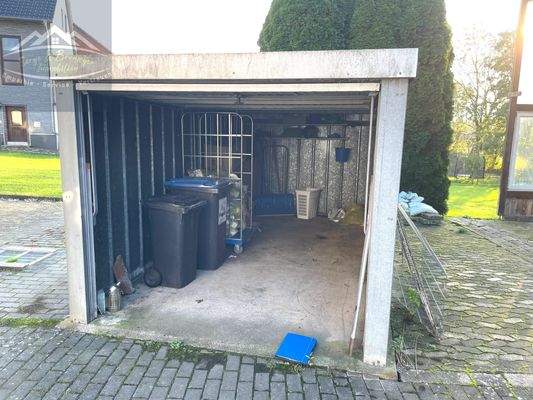 Garage auf dem Hof