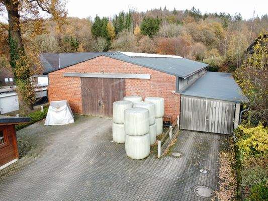 Bewegungshalle sowie Garage