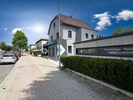 Geschäftshaus Zufahrt