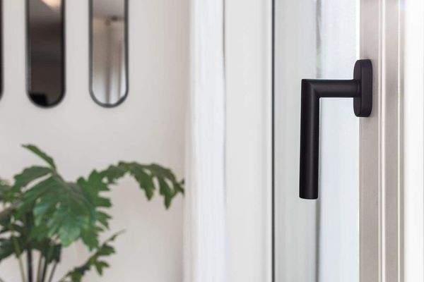 elegante Fenstergriffe, passend zur Innenausstattu