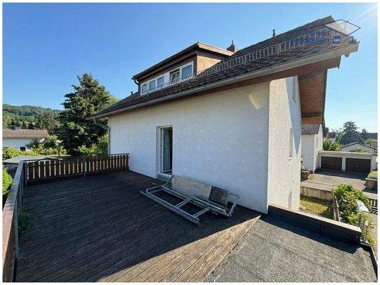 Geräumige Dachterrasse mit Potenzial