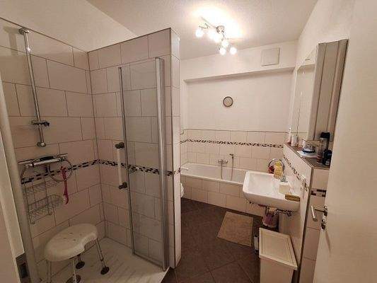 Dusch- und Wannenbad