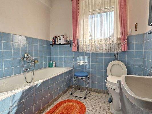 Badezimmer im Erdgeschoss