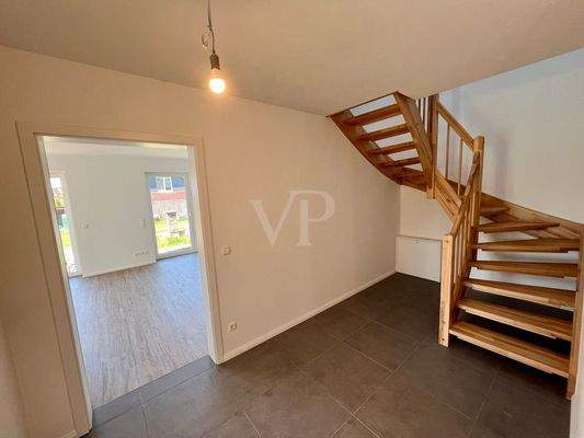 Flur mit Blick in den Wohnbereich