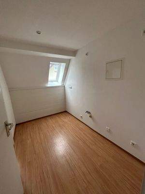 Hauswirtschaftsraum 1.OG (2)