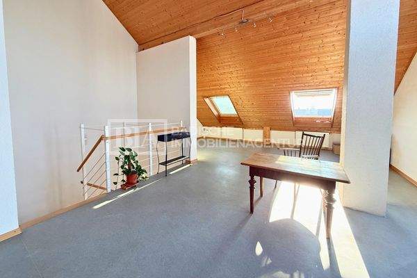 Traumhaftes Dachgeschoss mit hohen Decken