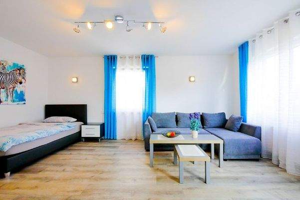 144 1 Wohn-Schlafraum (1 von 1)