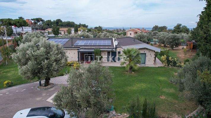 Villa with Pool on Large Plot Near the Coast in İzmir Güzelbahçe