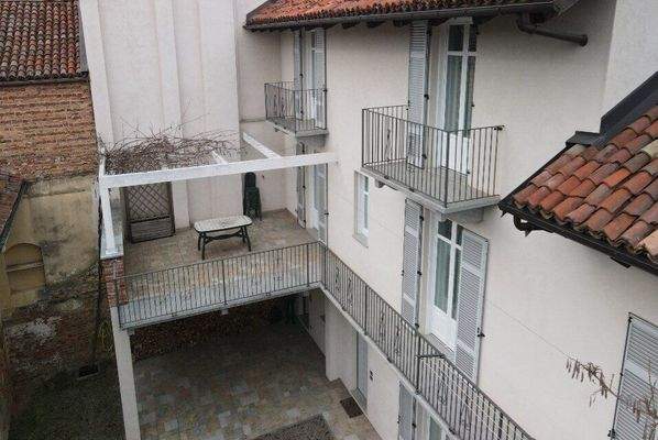 elegantes Haus im Zentrum von Canale –  Piemont