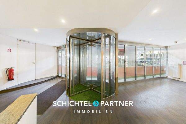 S&P | Eingangsbereich