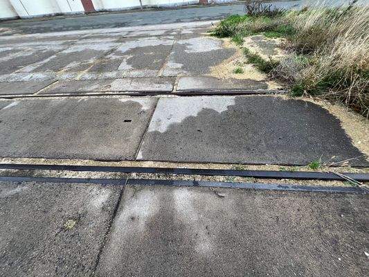 Gleise vor Abgabe- und Annahmestation