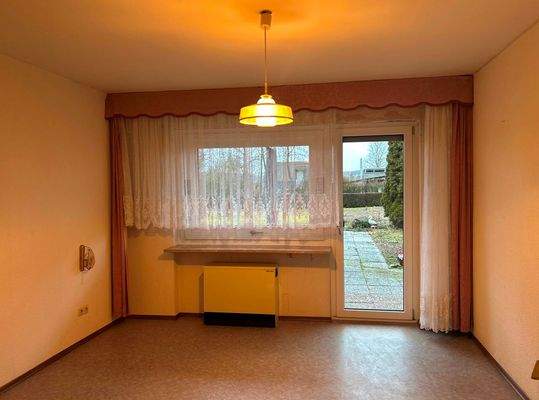 16 Zimmer im UG mit Ausgang zum Garten.jpg