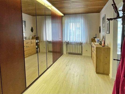 OG: Ankleide bzw. Kinderzimmer