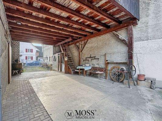 Durchfahrt Scheune von Haus aus 