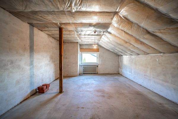 Die Räume im DG werden z.Z. als Nutzfläche genutzt