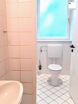 Gewerbeimmobilie in Toplage, Salzburg Maxglan - gelegen im EG; angenehmes Raum- und Arbeitsklima; mit Grün- sowie Parkflächen (c) CL-Immogroup, www.cl-immogroup.at